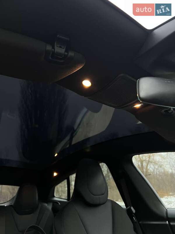 Лифтбек Tesla Model S 2017 в Нежине