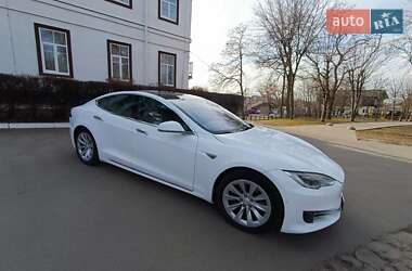 Лифтбек Tesla Model S 2016 в 