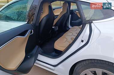 Лифтбек Tesla Model S 2016 в 