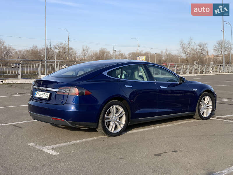 Ліфтбек Tesla Model S 2015 в Києві фото 4 Ліфтбек Tesla Model S 2015 в Києві