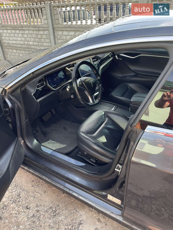 Ліфтбек Tesla Model S 2016 в Вінниці