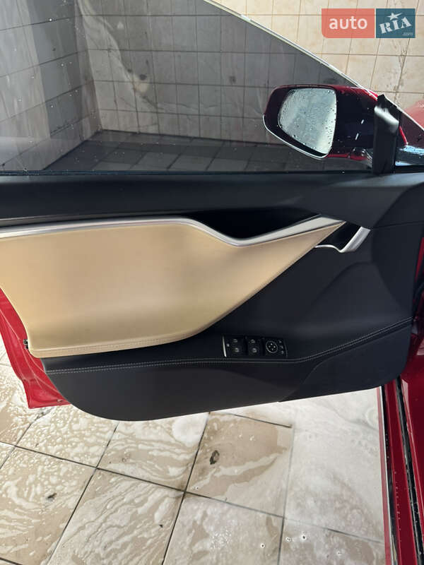 Лифтбек Tesla Model S 2017 в Николаеве