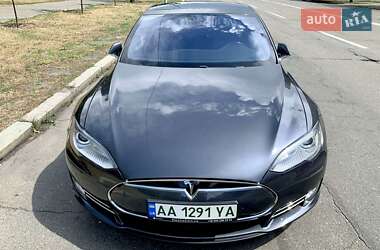 Ліфтбек Tesla Model S 2016 в Києві