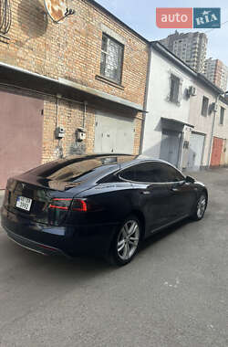 Лифтбек Tesla Model S 2013 в 