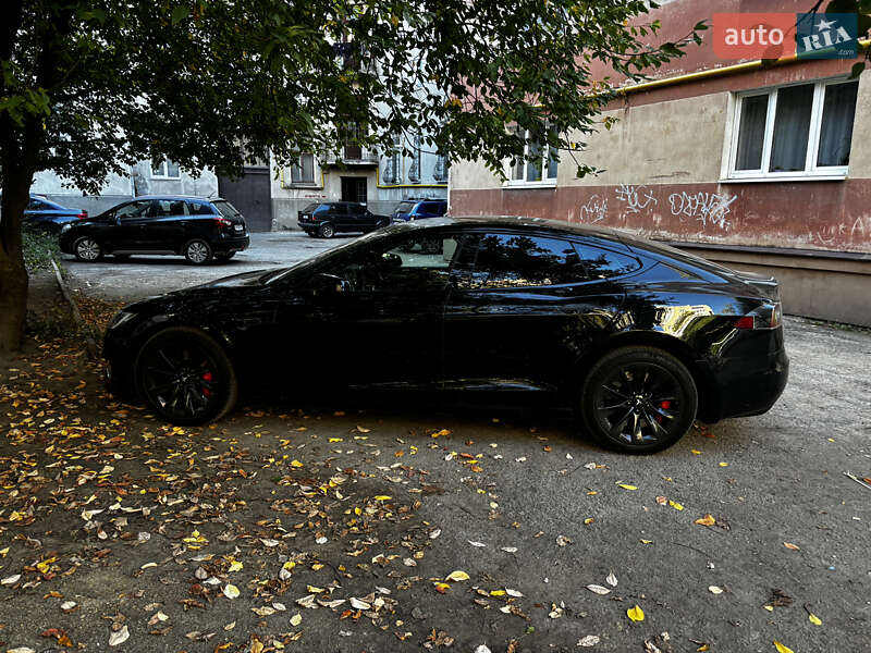 Лифтбек Tesla Model S 2018 в Ивано-Франковске