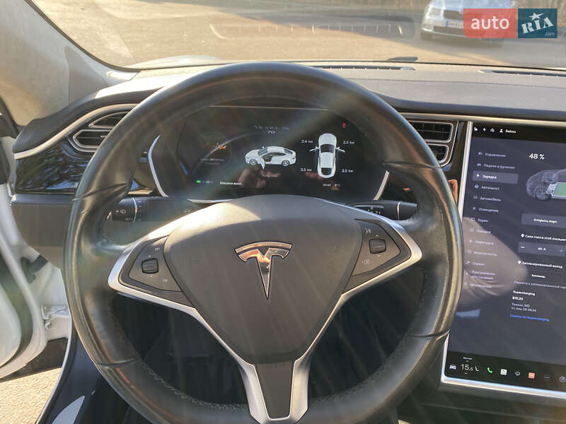 Лифтбек Tesla Model S 2016 в Житомире
