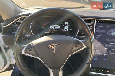 Лифтбек Tesla Model S 2016 в 