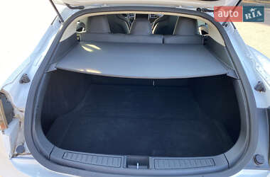 Лифтбек Tesla Model S 2016 в 