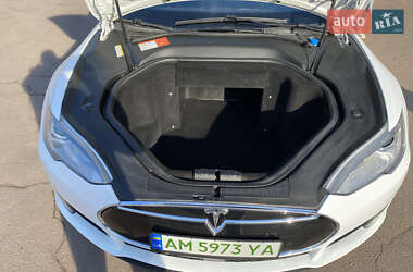 Лифтбек Tesla Model S 2016 в 