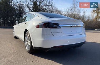 Лифтбек Tesla Model S 2016 в 
