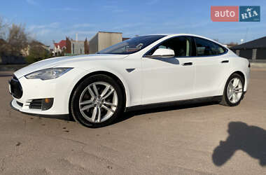 Лифтбек Tesla Model S 2016 в 