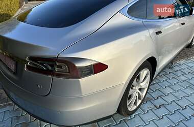 Лифтбек Tesla Model S 2014 в Киеве