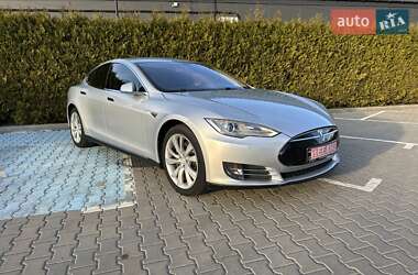 Лифтбек Tesla Model S 2014 в Киеве