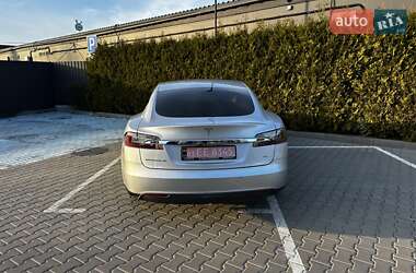 Лифтбек Tesla Model S 2014 в Киеве