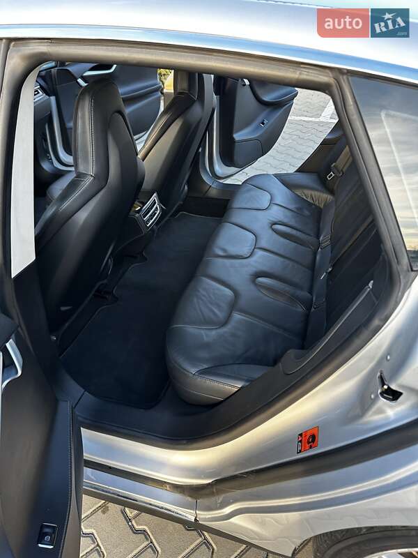 Ліфтбек Tesla Model S 2014 в Києві