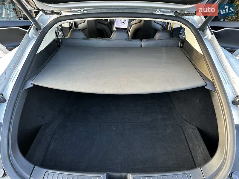 Ліфтбек Tesla Model S 2014 в Києві