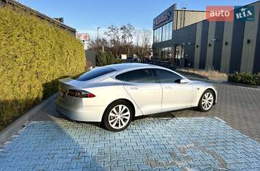 Лифтбек Tesla Model S 2014 в Киеве