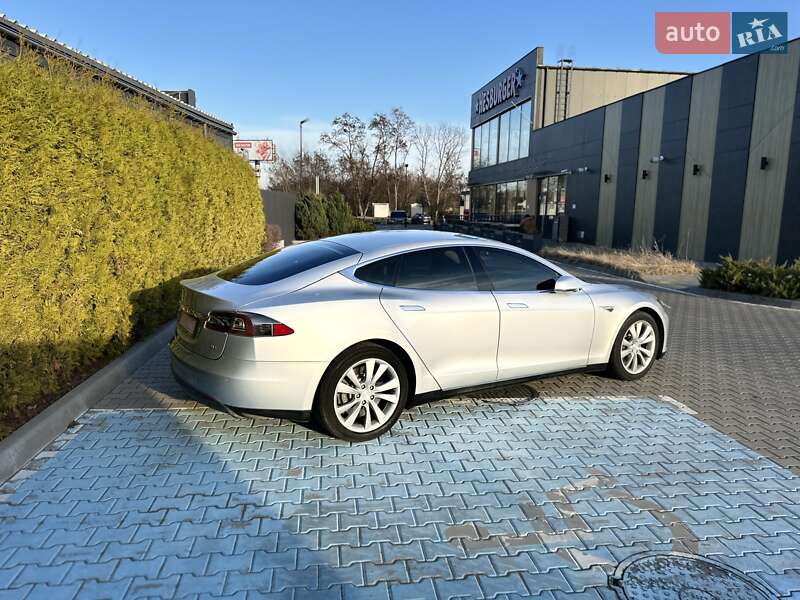 Ліфтбек Tesla Model S 2014 в Києві