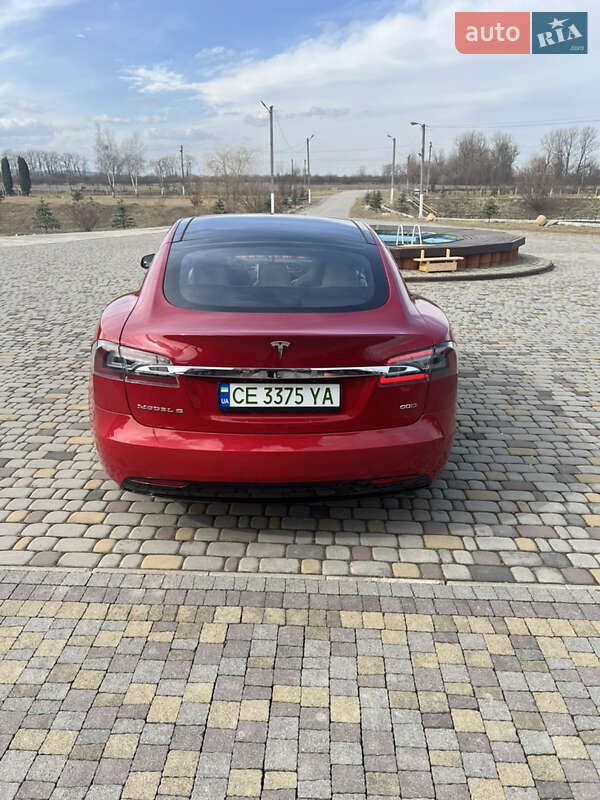 Лифтбек Tesla Model S 2016 в Черновцах