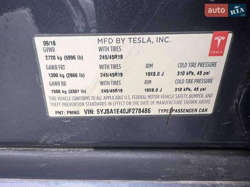 Лифтбек Tesla Model S 2018 в Киеве