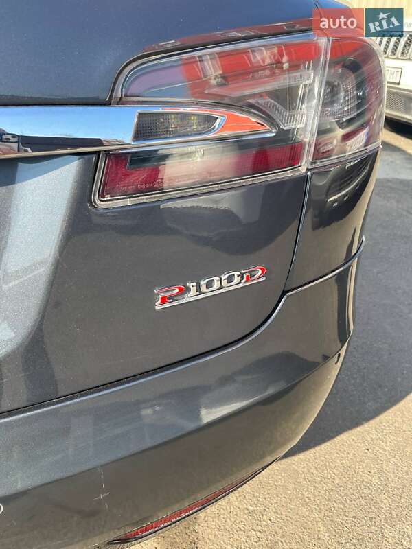 Лифтбек Tesla Model S 2018 в Киеве