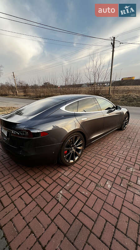 Лифтбек Tesla Model S 2020 в Ровно