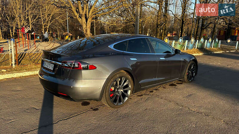 Лифтбек Tesla Model S 2020 в Ровно