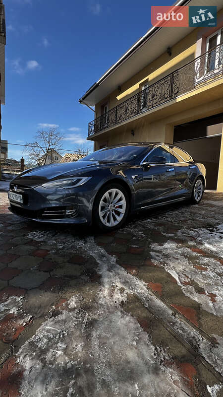 Лифтбек Tesla Model S 2020 в Ровно