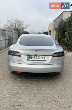 Лифтбек Tesla Model S 2016 в 