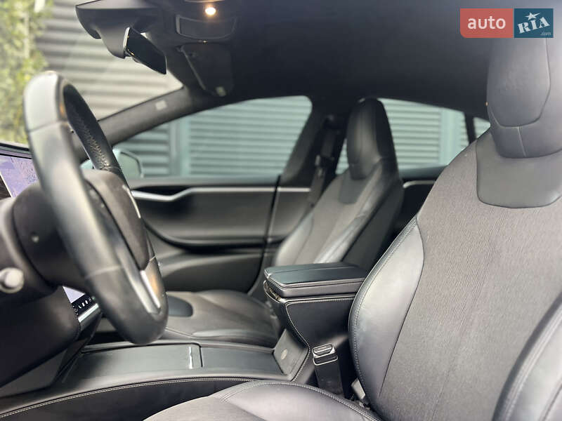 Лифтбек Tesla Model S 2016 в Одессе