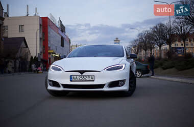 Ліфтбек Tesla Model S 2019 в 