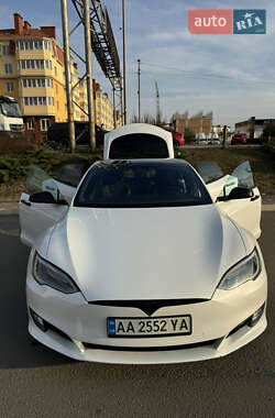 Ліфтбек Tesla Model S 2019 в 