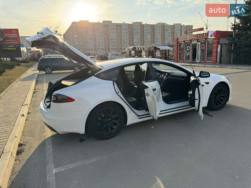 Ліфтбек Tesla Model S 2019 в Києві