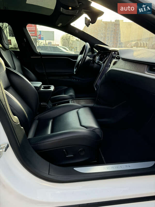 Ліфтбек Tesla Model S 2019 в Києві