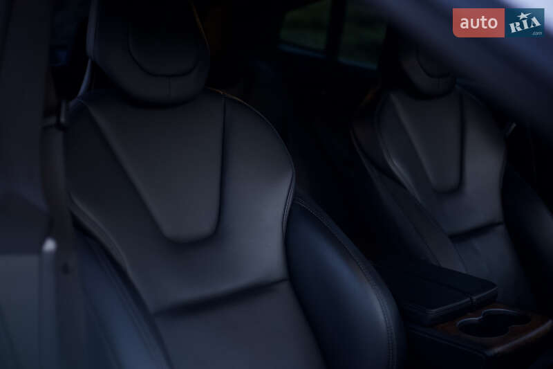Ліфтбек Tesla Model S 2019 в Києві