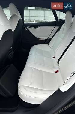 Ліфтбек Tesla Model S 2020 в 