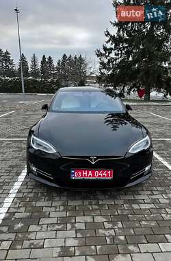 Ліфтбек Tesla Model S 2020 в 
