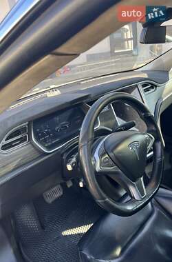 Лифтбек Tesla Model S 2015 в 