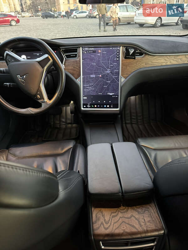 Ліфтбек Tesla Model S 2017 в Харкові