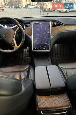 Лифтбек Tesla Model S 2017 в 