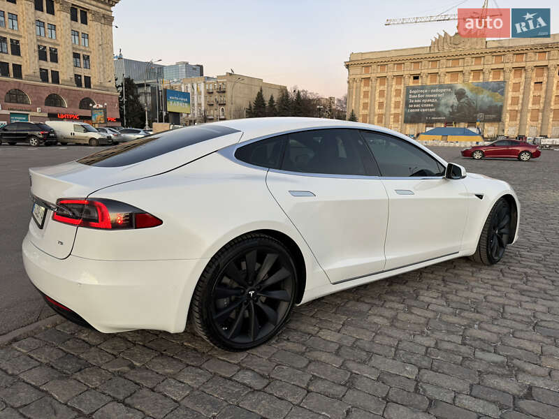 Ліфтбек Tesla Model S 2017 в Харкові