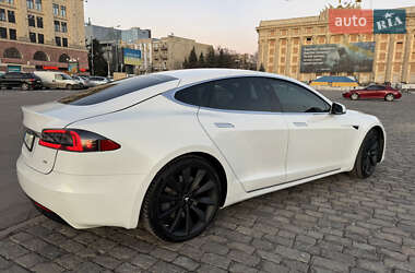 Лифтбек Tesla Model S 2017 в 