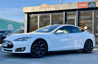 Ліфтбек Tesla Model S 2015 в Києві