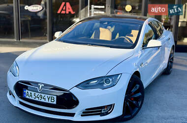 Ліфтбек Tesla Model S 2015 в Києві