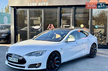 Ліфтбек Tesla Model S 2015 в Києві