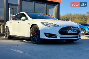 Ліфтбек Tesla Model S 2015 в Києві