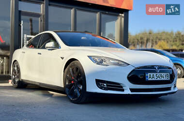 Ліфтбек Tesla Model S 2015 в Києві