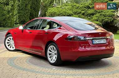 Лифтбек Tesla Model S 2017 в 