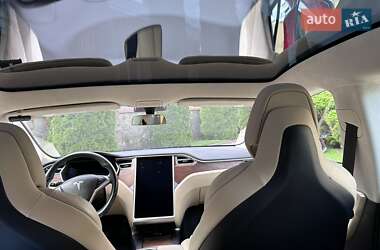 Лифтбек Tesla Model S 2017 в 