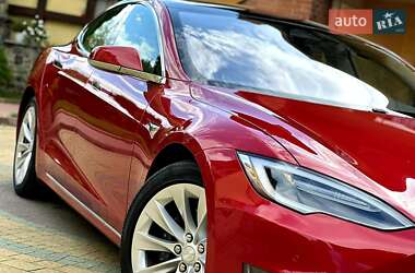 Лифтбек Tesla Model S 2017 в 
